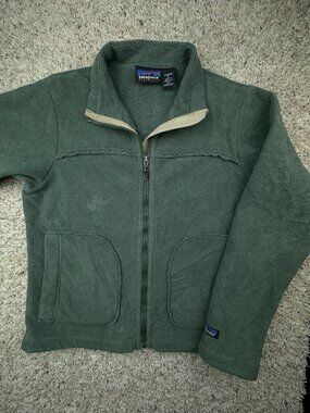 Patagonia Synchilla Green Women’s Small Jacket USA Made Full Zip Pockets Warm